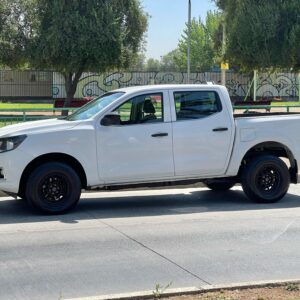 NISSAN NP300 2020