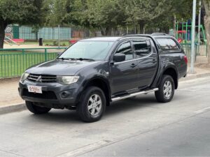 MITSUBISHI L200 WORK 2015