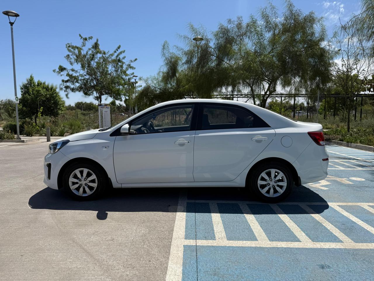 KIA SOLUTO 2023 - Imagen 6