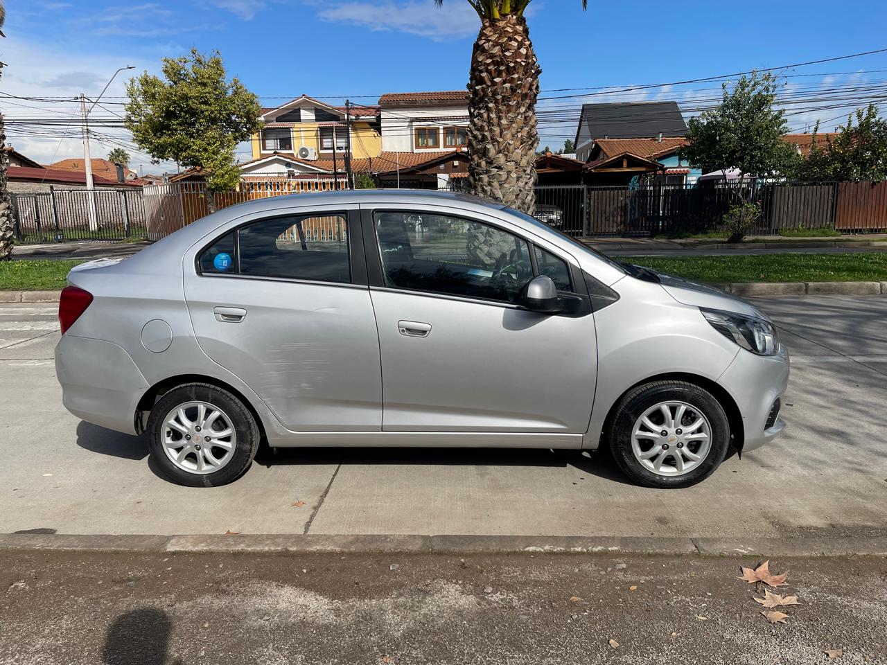 Chevrolet Spark Sedan — foto 6 de 15