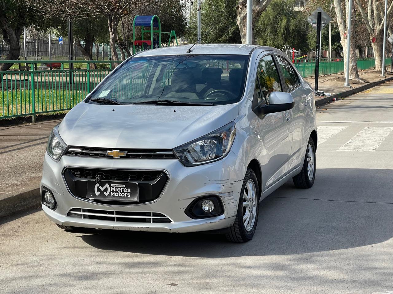 Chevrolet Spark Sedan — foto 2 de 15