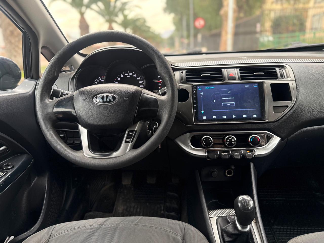 KIA Rio4 — foto 12 de 15