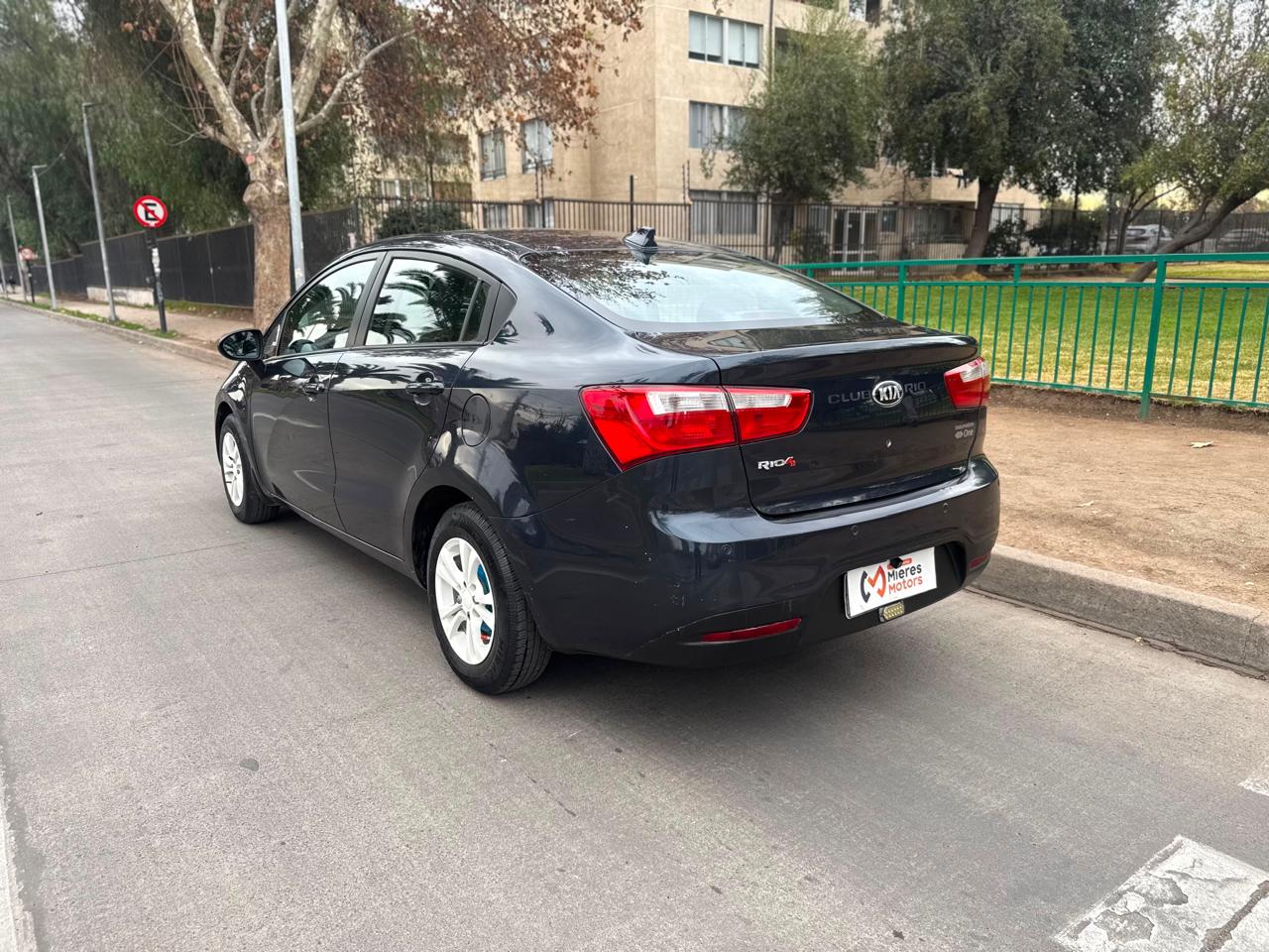 KIA Rio4 — foto 6 de 15