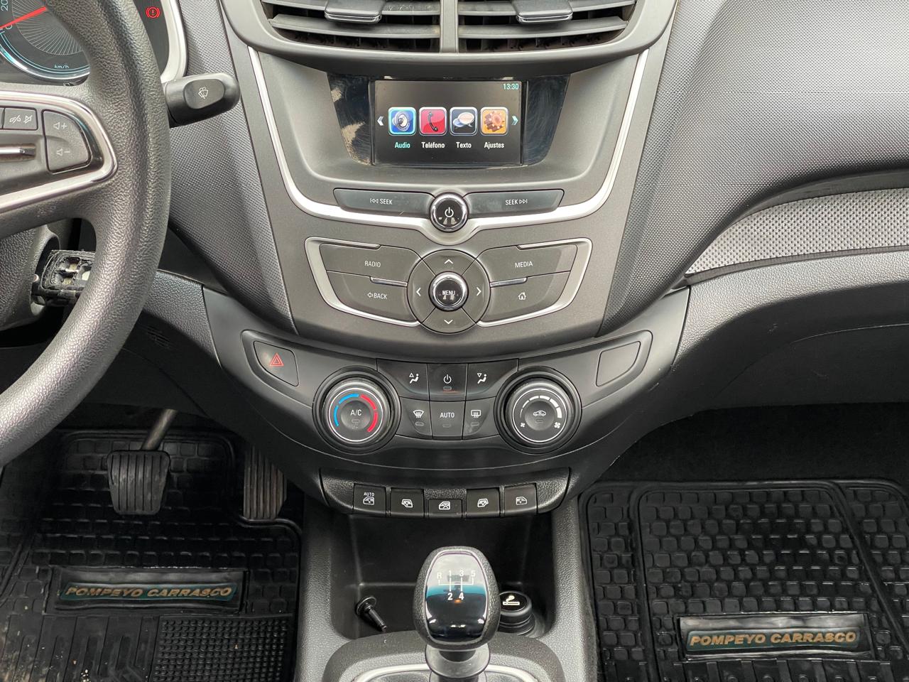 Chevrolet Sail — foto 16 de 20