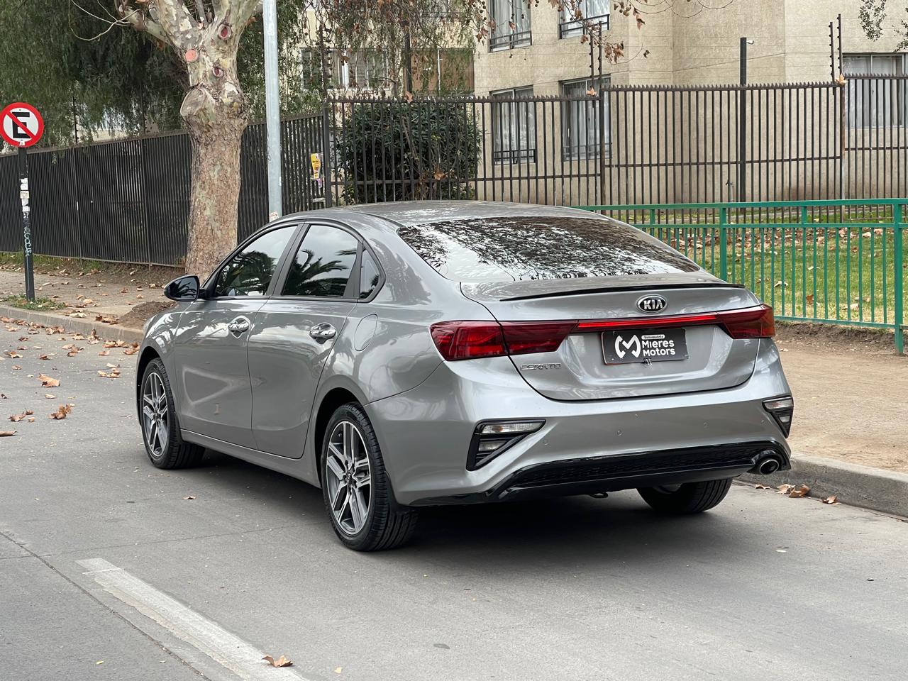 KIA Cerato Taxi Ejecutivo — foto 7 de 19