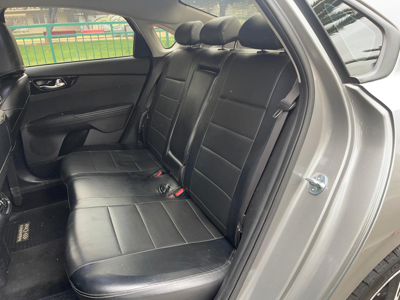 KIA Cerato Taxi Ejecutivo — foto 18 de 19
