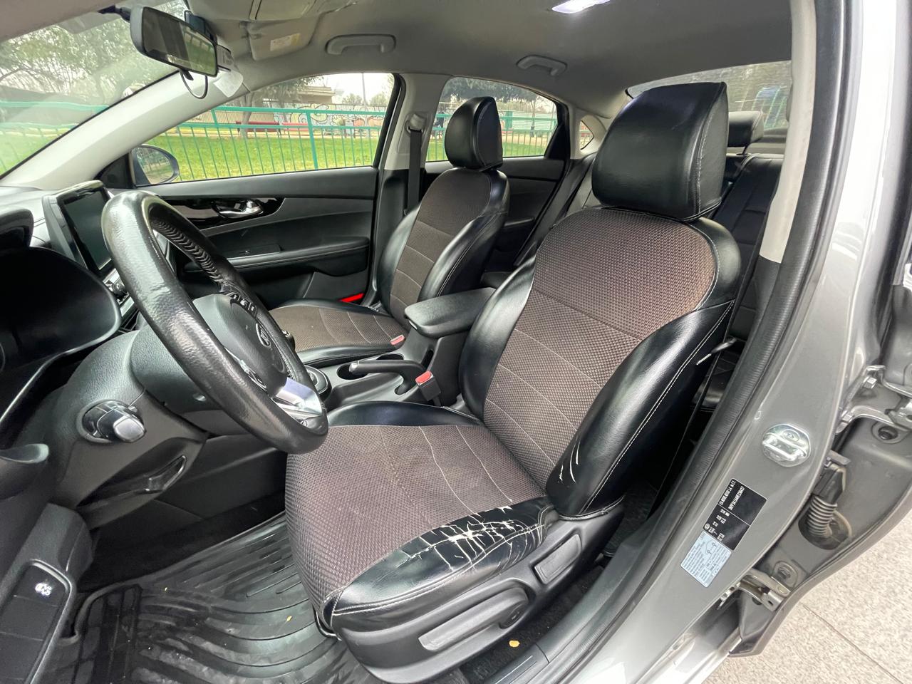 KIA Cerato Taxi Ejecutivo — foto 15 de 19