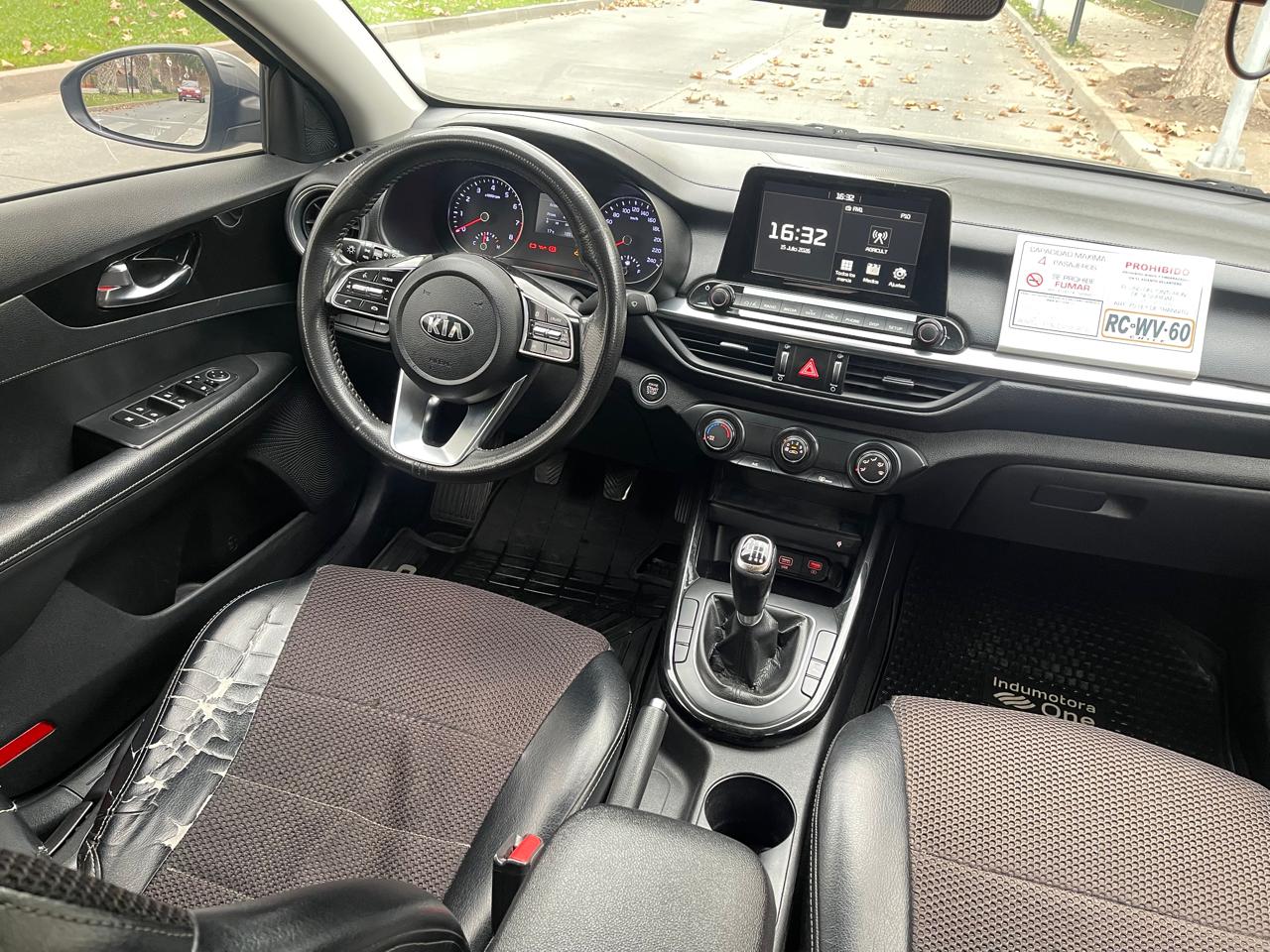 KIA Cerato Taxi Ejecutivo — foto 12 de 19