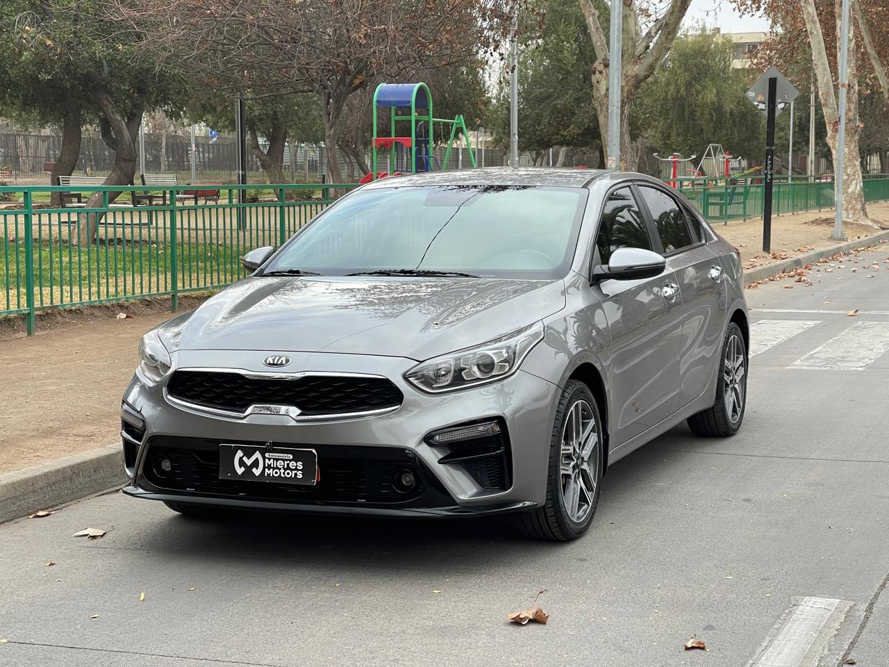 KIA Cerato Taxi Ejecutivo — foto 2 de 19
