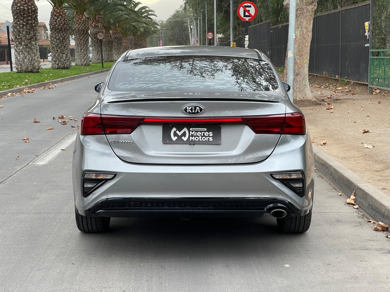 KIA Cerato Taxi Ejecutivo — foto 9 de 19